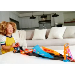 Disney Pixar Cars Pista que Brilla en la Obscuridad<Mattel Clearance