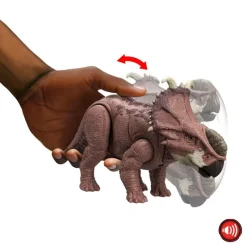 Jurassic World Dinosaurio Colección Pachyrhinosaurus Rugido Feroz HTK72<Mattel Sale