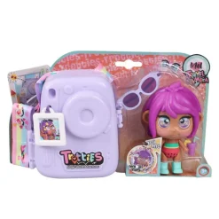 Muñeca Mini Trotties Cámara de Viaje Mel<Famosa New