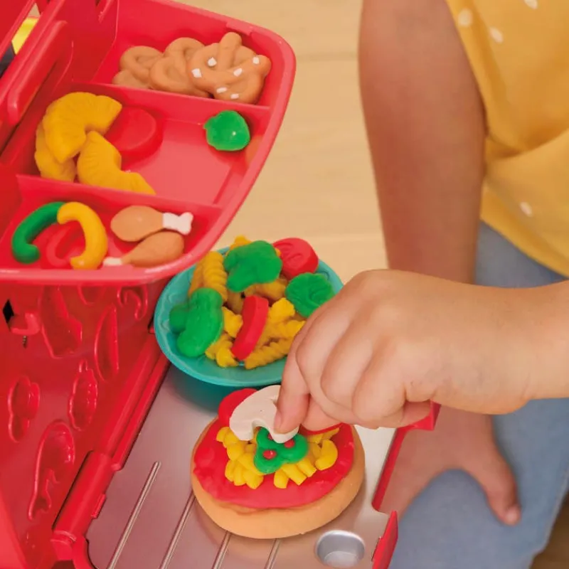 Play-Doh Vespa Montable Correpasillos y Pizzería con 15 Accesorios y 10 Latas<Hasbro Fashion